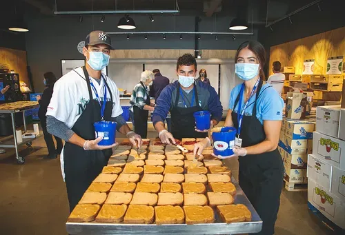 Feed hungry Washingtonians this holiday season – and beyond
