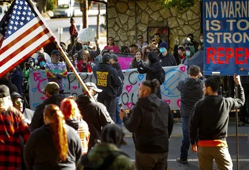 Combat breaks out at Oregon drag queen story hour