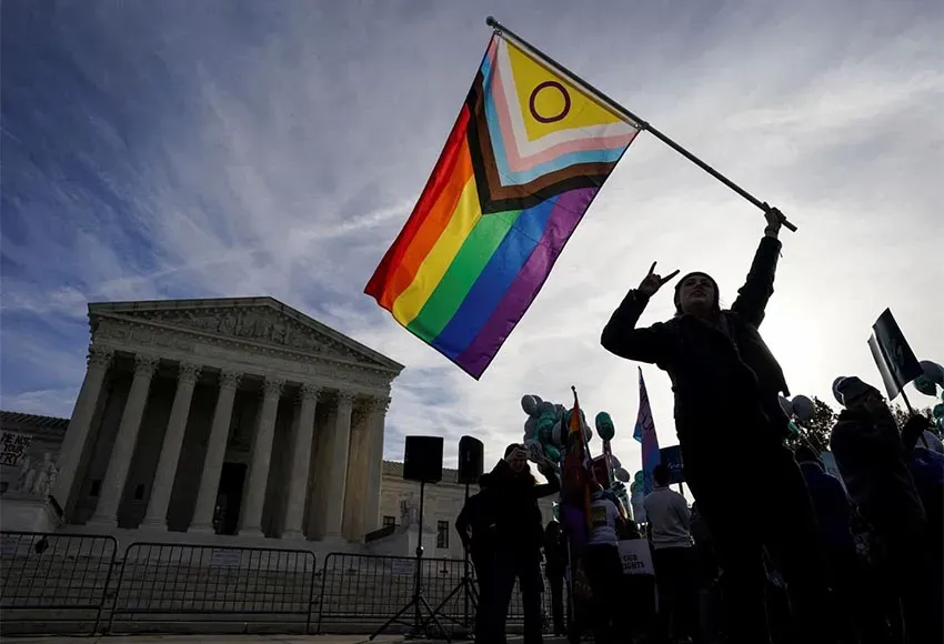 Photo by Kevin Lamarque / Reuters