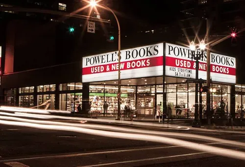 Book club on the road: Powells Books